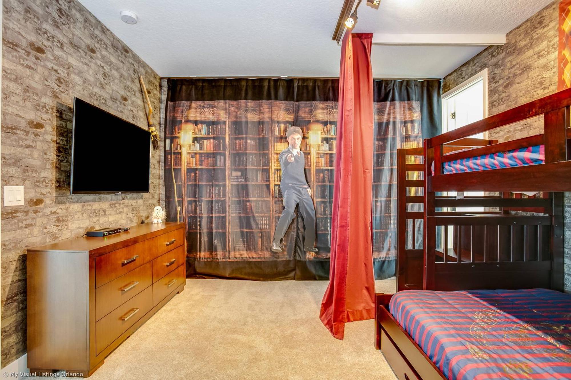 Holiday home Encore 6 Bedroom Vacation With Pool 1913