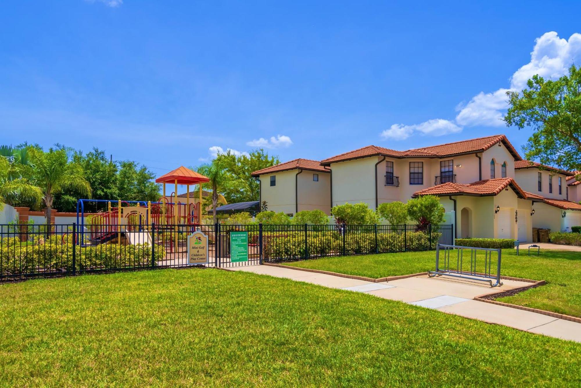 Luxury High Grove 4bds With Pool Near