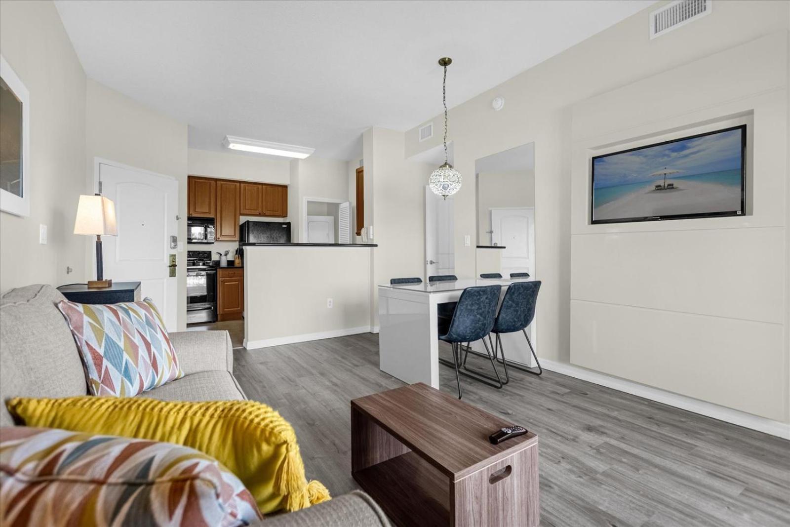 The Point, Lux 4 Min From Universal Orlando