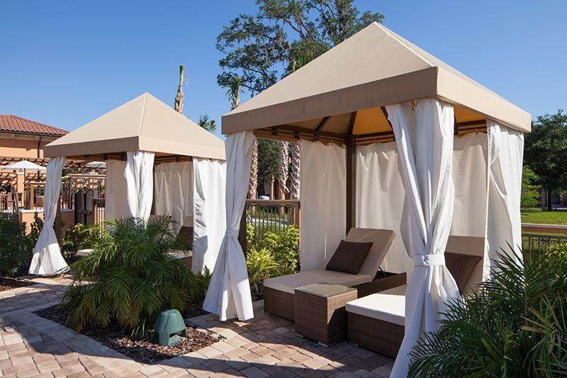 Regal Oaks Getaway
