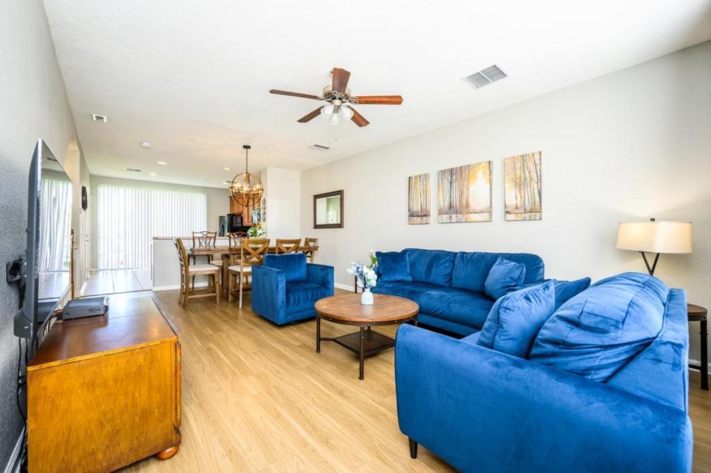 Beautiful Townhome, Vista Cay, Near Parks! 4018 *