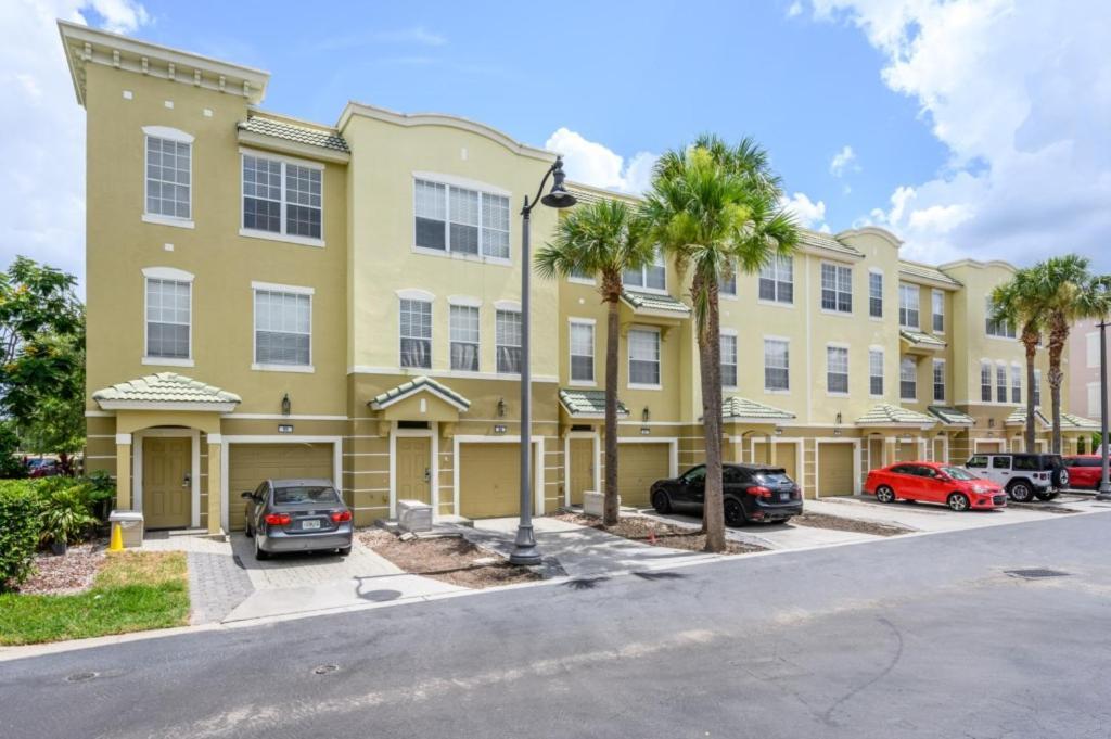 Beautiful Townhome, Vista Cay, Near Parks! 4018 *