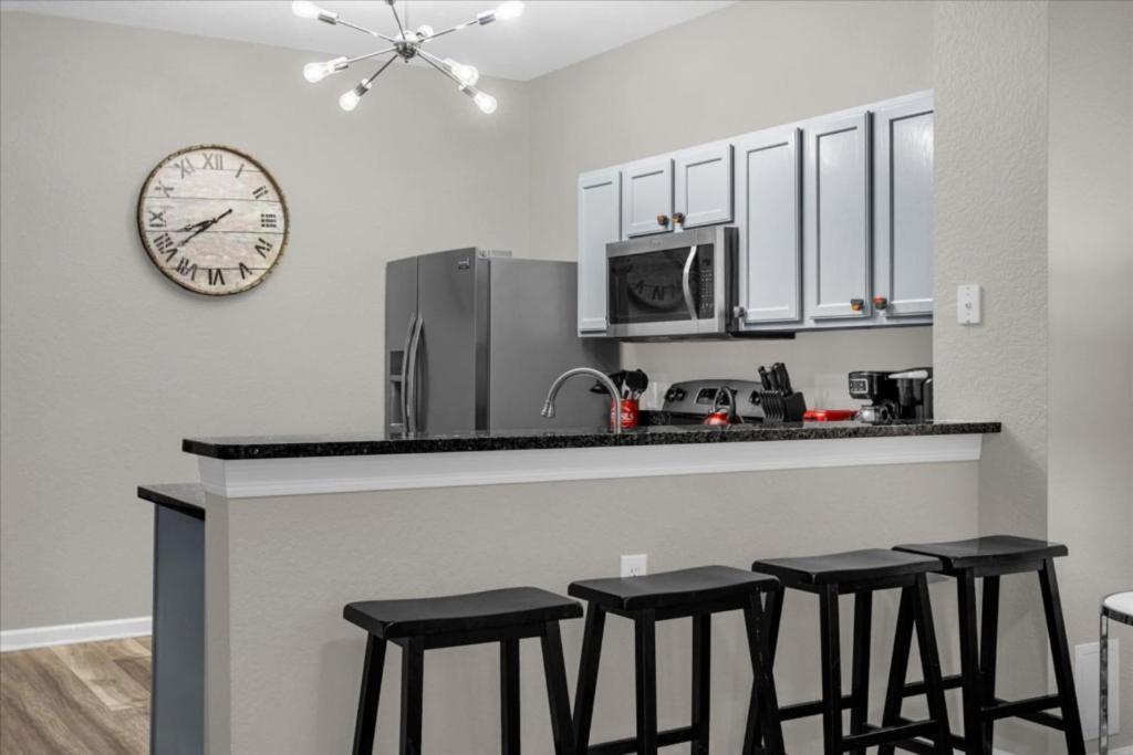 Holiday home 3 Bedrooms- 3 Bathrooms- Windsor Hills 7680 Fs *