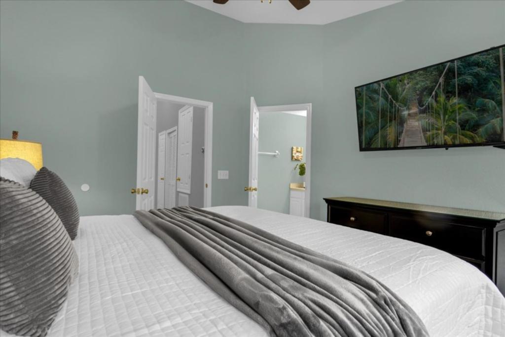 Holiday home 3 Bedrooms- 3 Bathrooms- Windsor Hills 7680 Fs