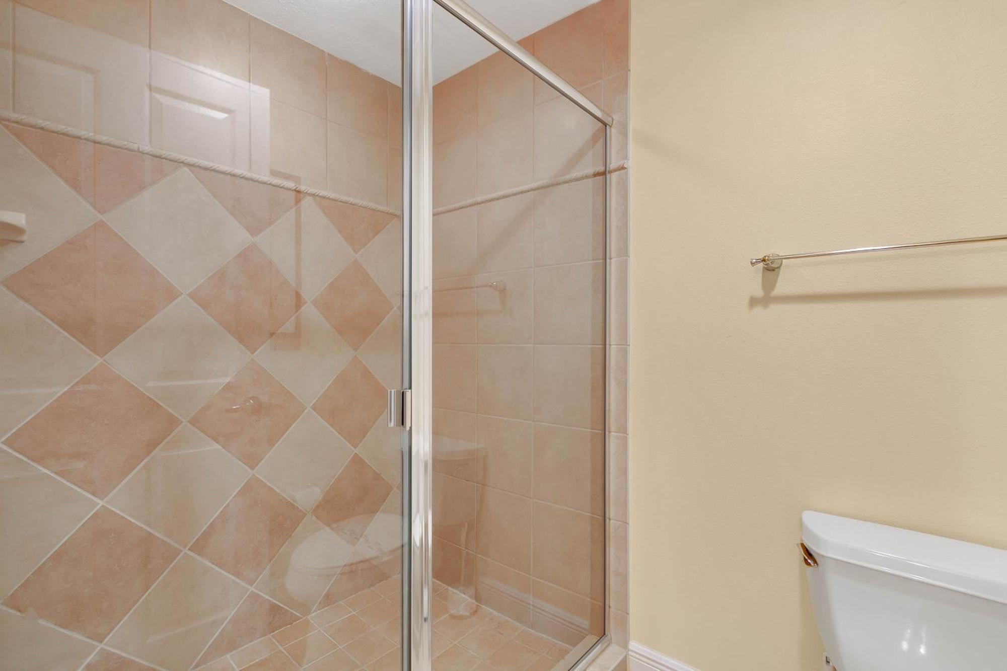 3 Bedrooms - 2,5 Bathrooms - Reunion 1589 Hc *