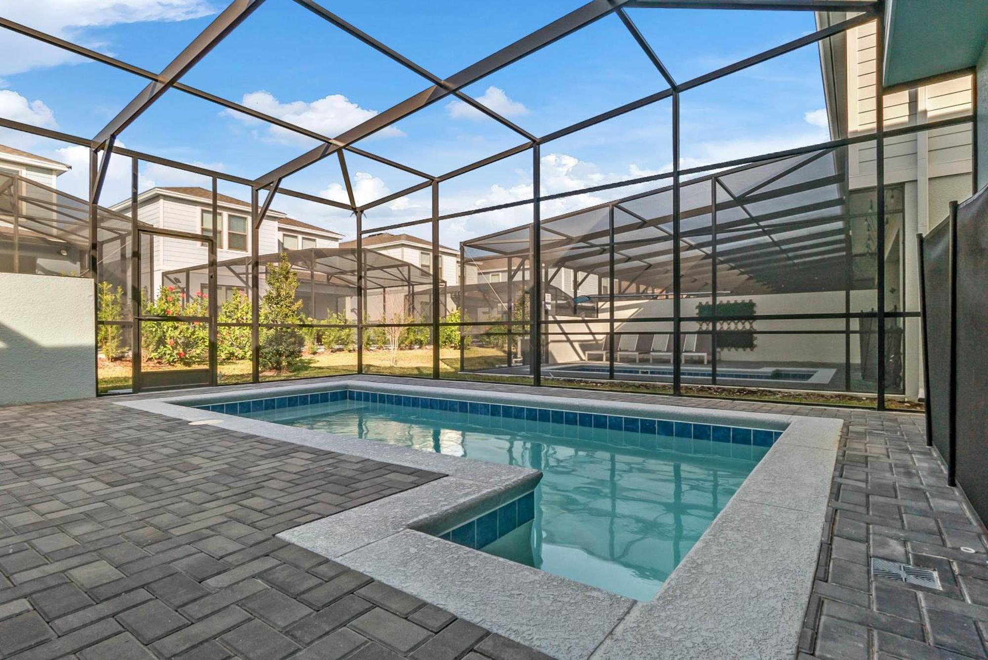 5 Bedrooms - 4,5 Bathrooms - Windsor At Westside 8917 Sa *