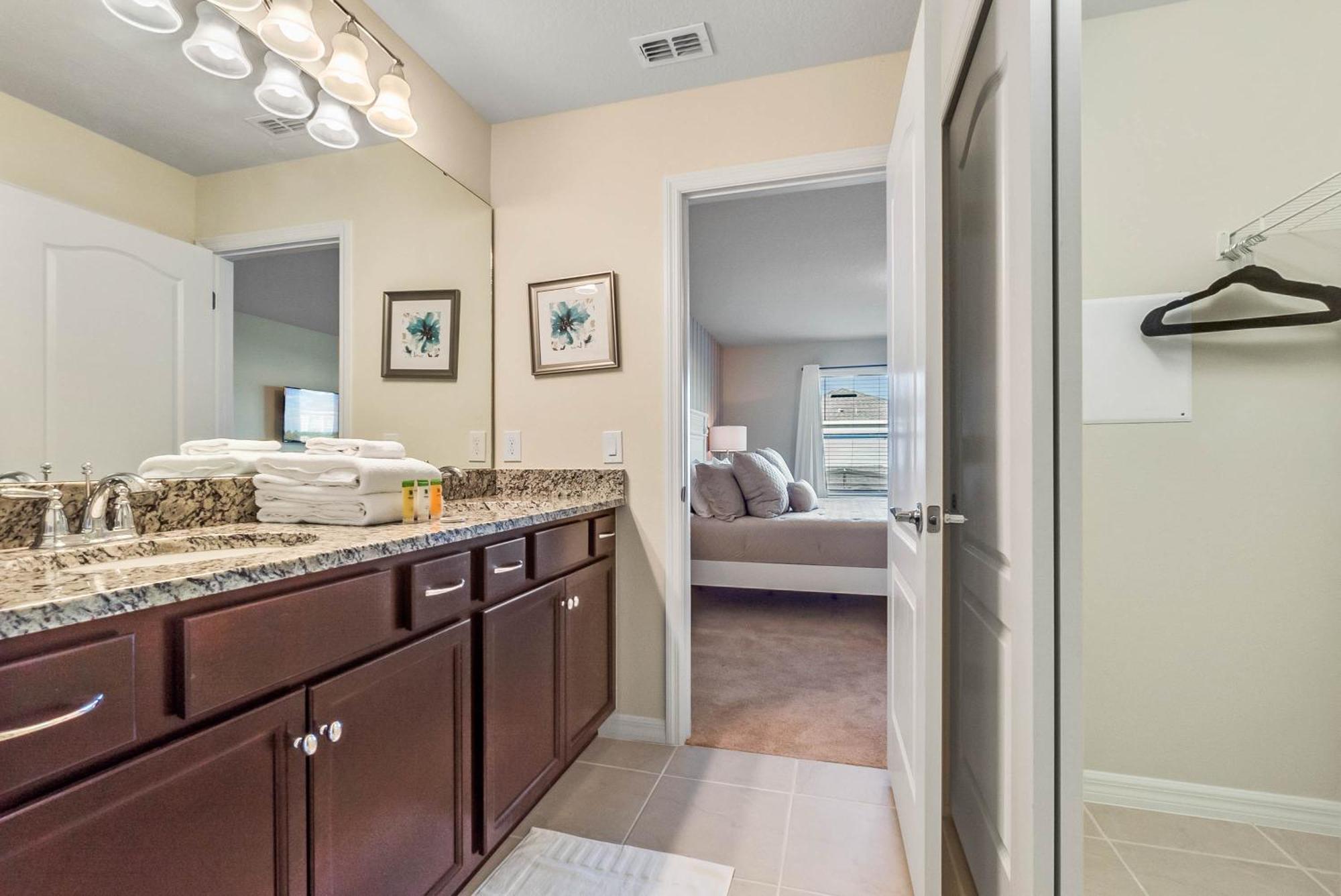 5 Bedrooms - 4,5 Bathrooms - Windsor At Westside 8917 Sa * Orlando