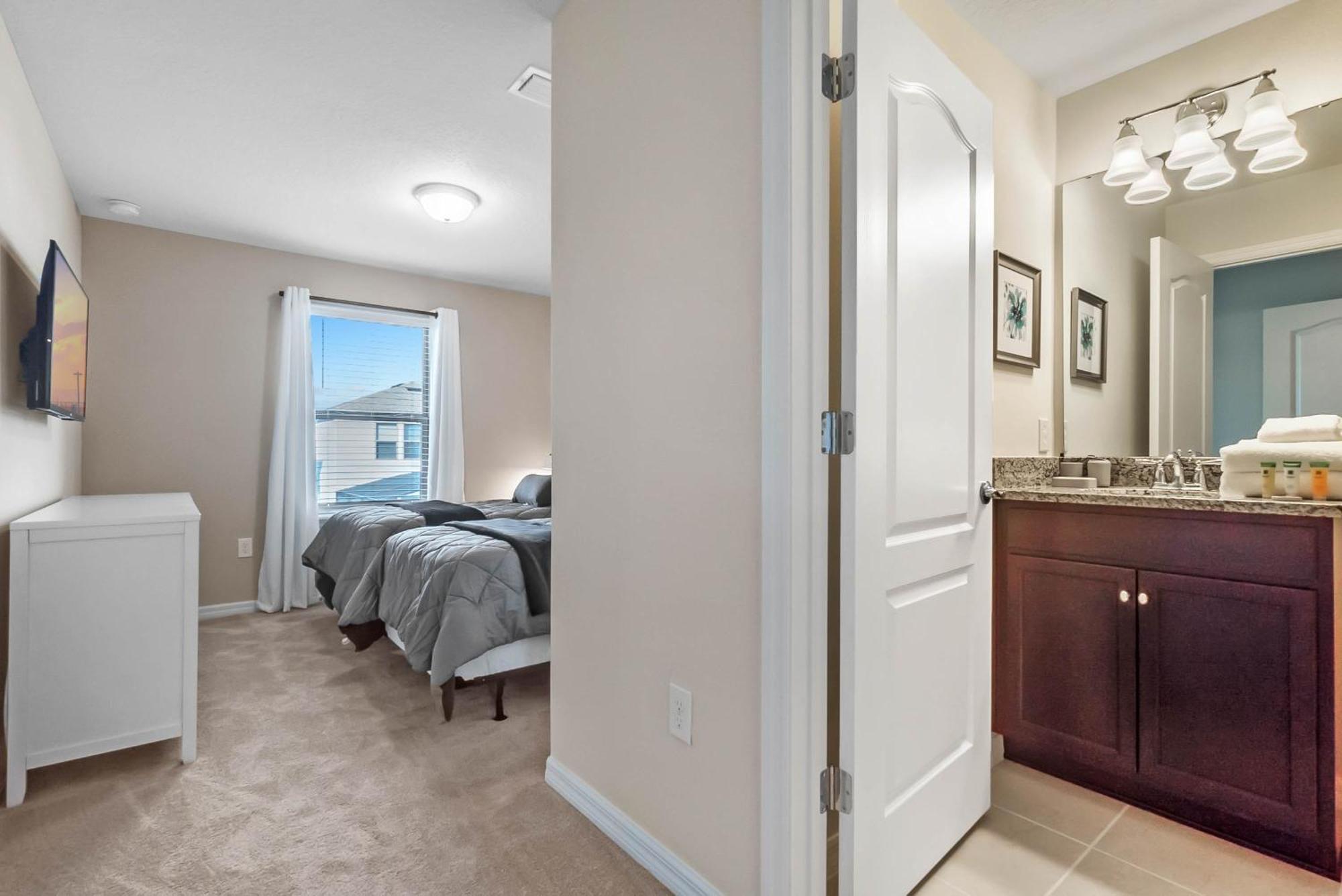 5 Bedrooms - 4,5 Bathrooms - Windsor At Westside 8917 Sa *