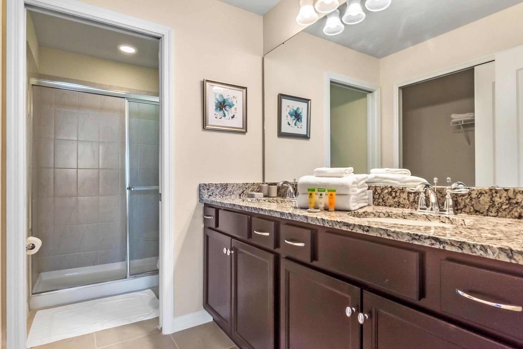 Holiday home 5 Bedrooms - 4,5 Bathrooms - Windsor At Westside 8917 Sa