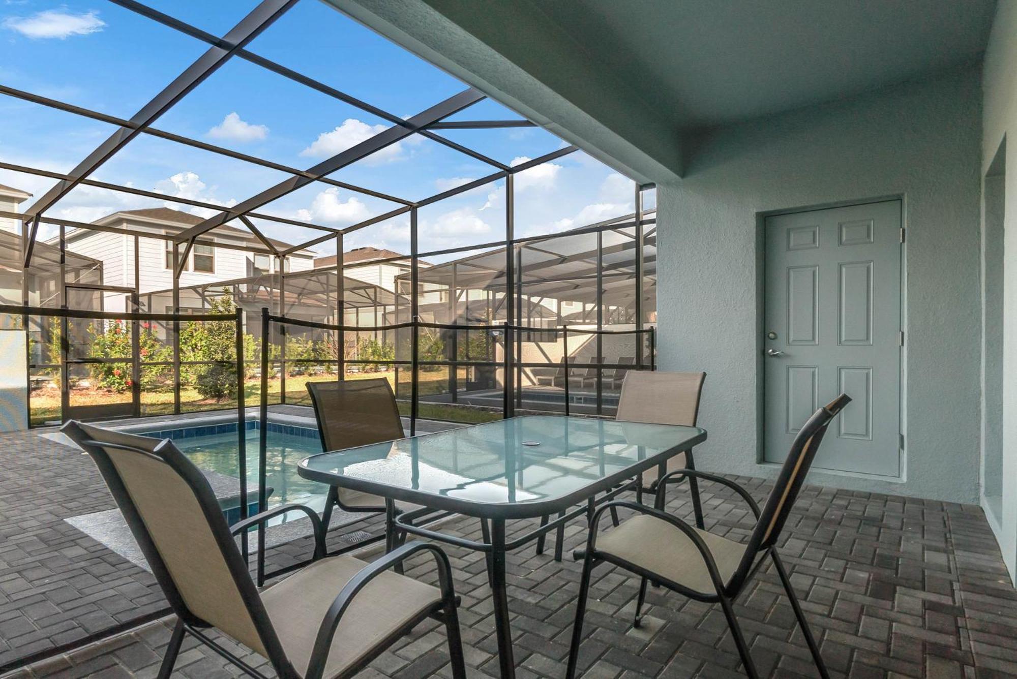 5 Bedrooms - 4,5 Bathrooms - Windsor At Westside 8917 Sa Orlando