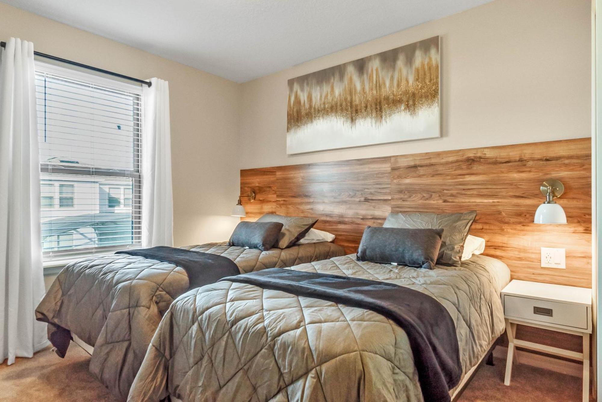 5 Bedrooms - 4,5 Bathrooms - Windsor At Westside 8917 Sa