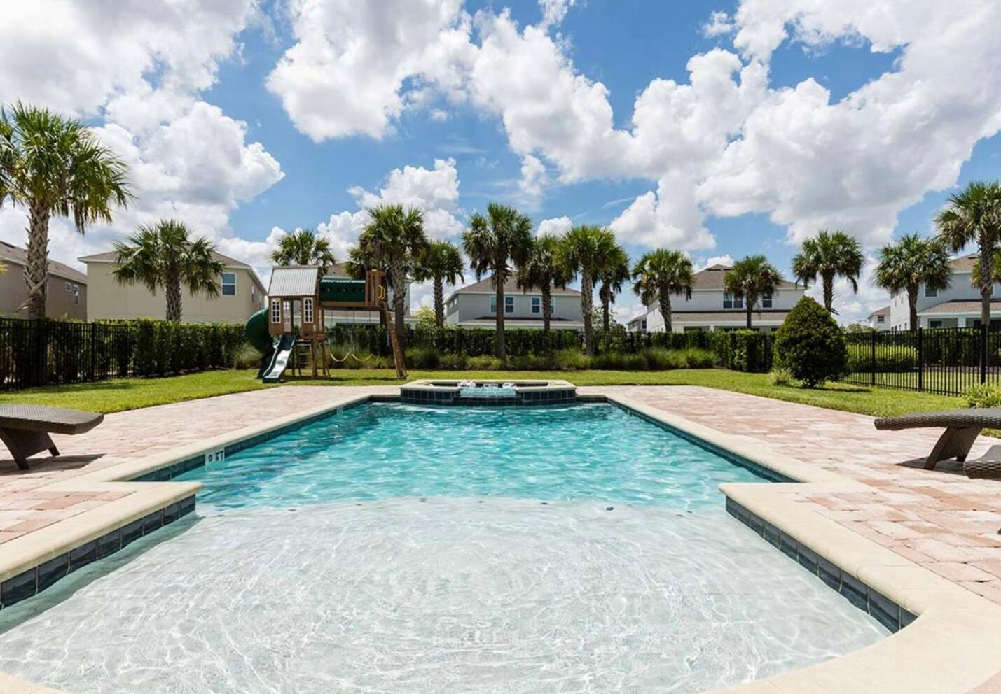 7708 - Beautiful 6bed W Pool And Jacuzzi Holiday home