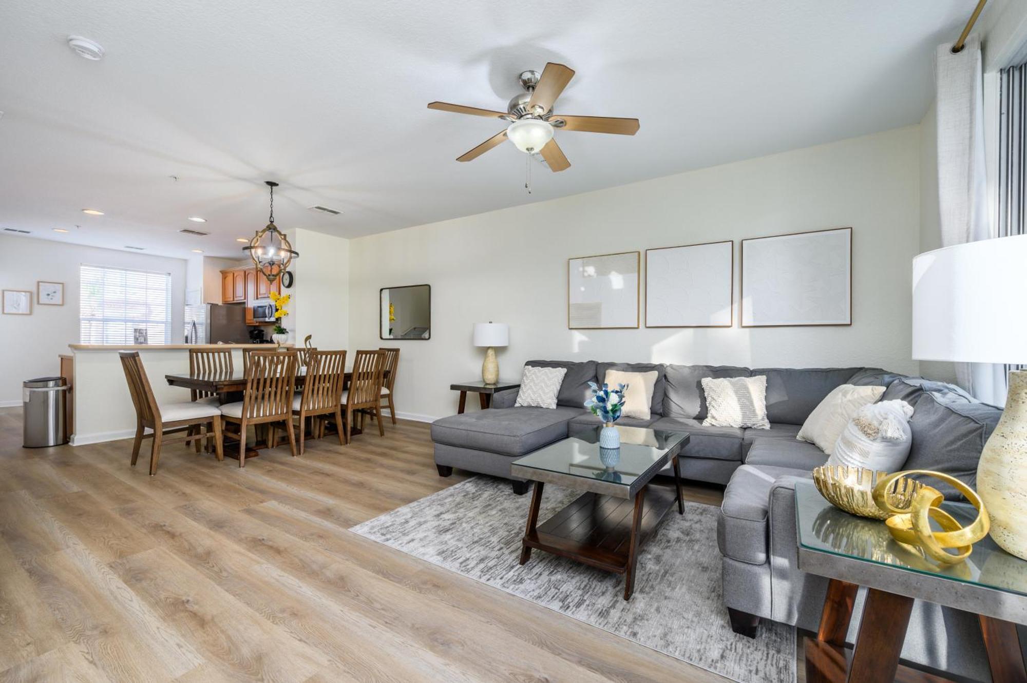 New Listing, Beautiful Townhome, Vista Cay - 4014 Apartment