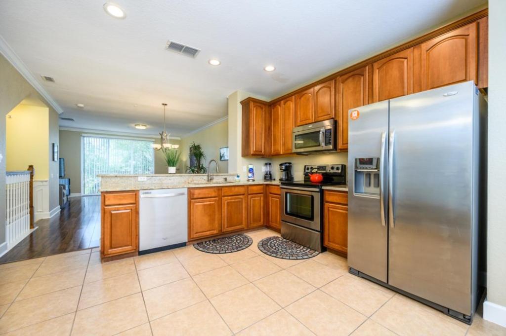 New Modern Townhome, Near The Parks - 4030 Apartment