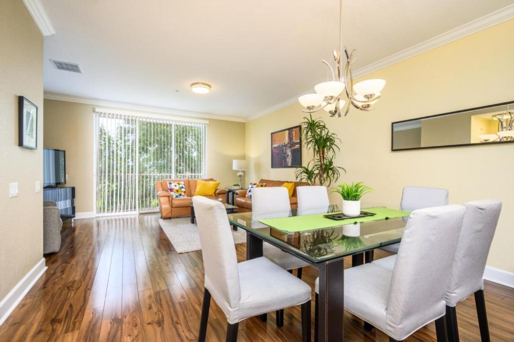 New Modern Townhome, Near The Parks - 4030 Apartment *