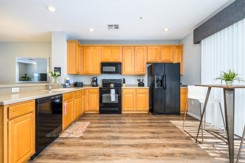 New Modern Townhome, Near The Parks - 4029 * Orlando