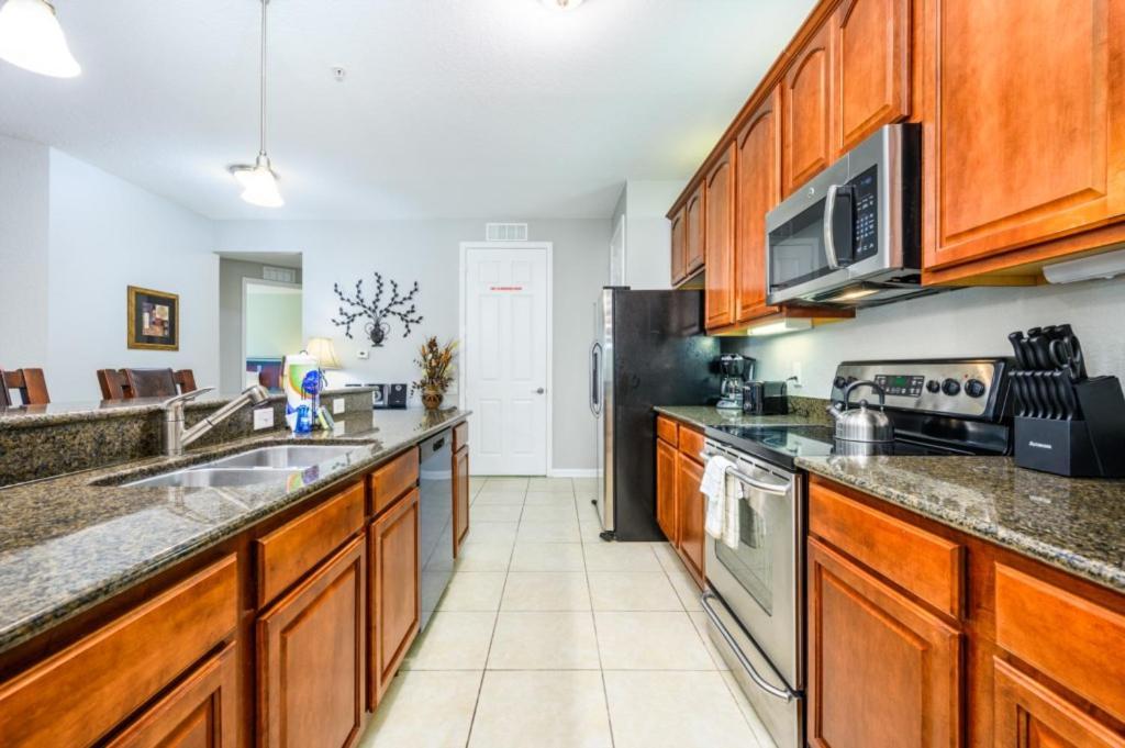 New Beautiful Lakeview Near The Parks - 1026 Apartment