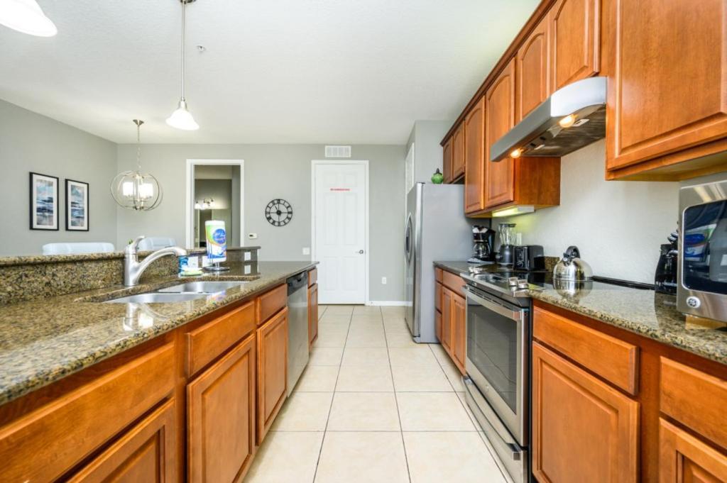 Family Fun Vista Cay Lakeview - 1021 Apartment *