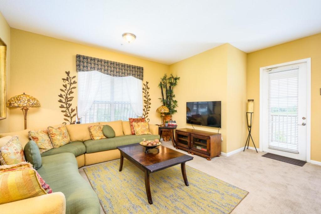 Tropical Lakeview W, Vegas Game - 1014