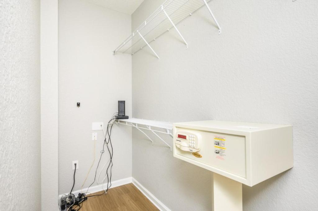 Beautiful Townhome, Vista Cay, Near Parks! 4018 Apartment *