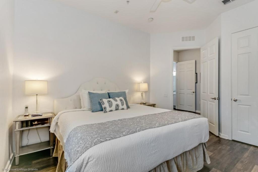 Beautiful Modern Vista Cay Condo, Near Parks-2011 Apartment Orlando