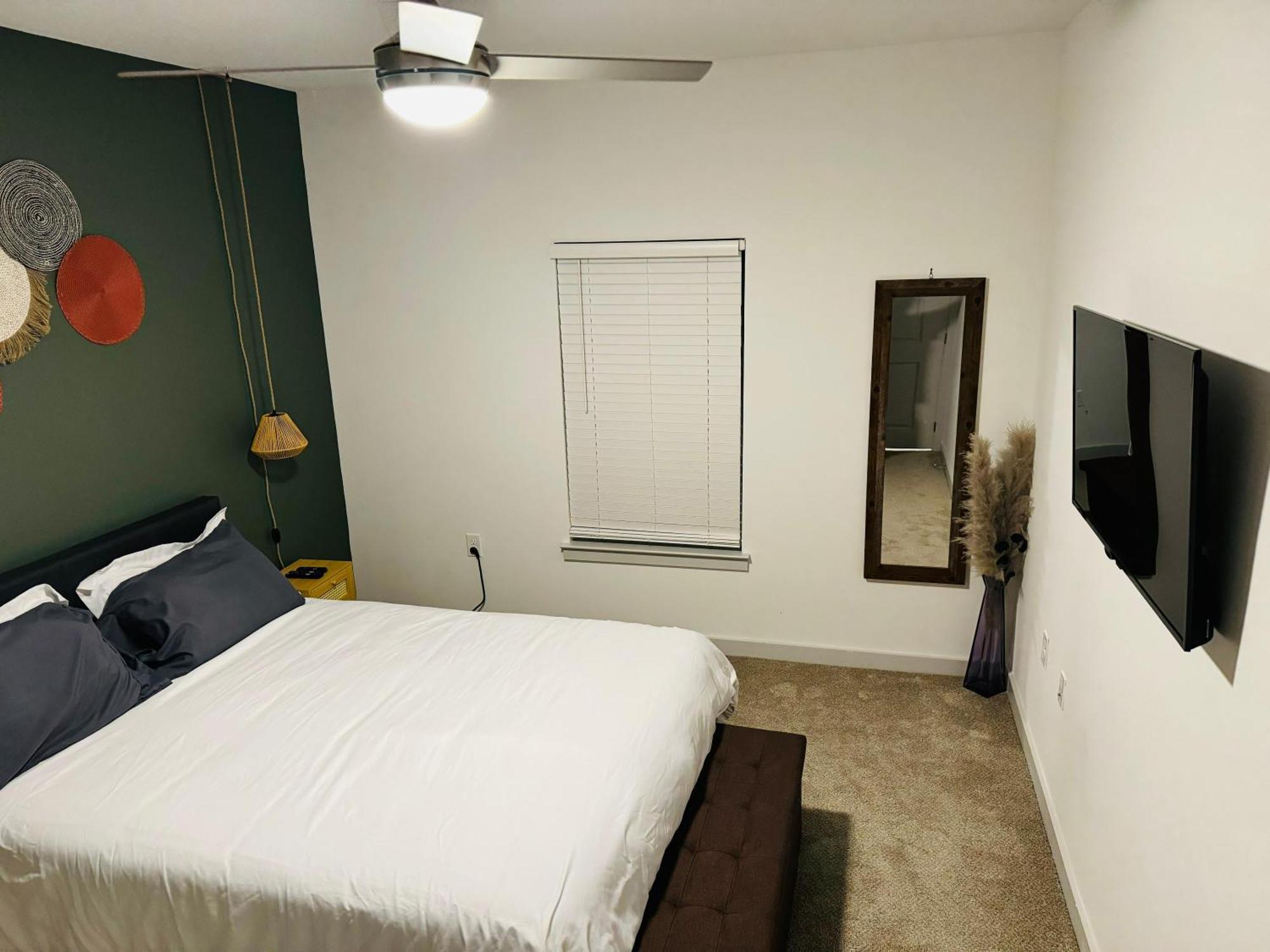Complete ,10 Min To Parks Pets Allowed, Resort-style Amenities Apartment Orlando