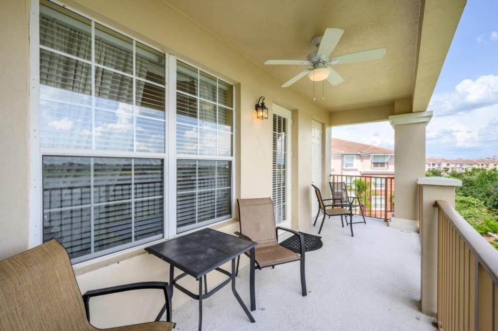Tropical Lakeview W, Vegas Game - 1014
