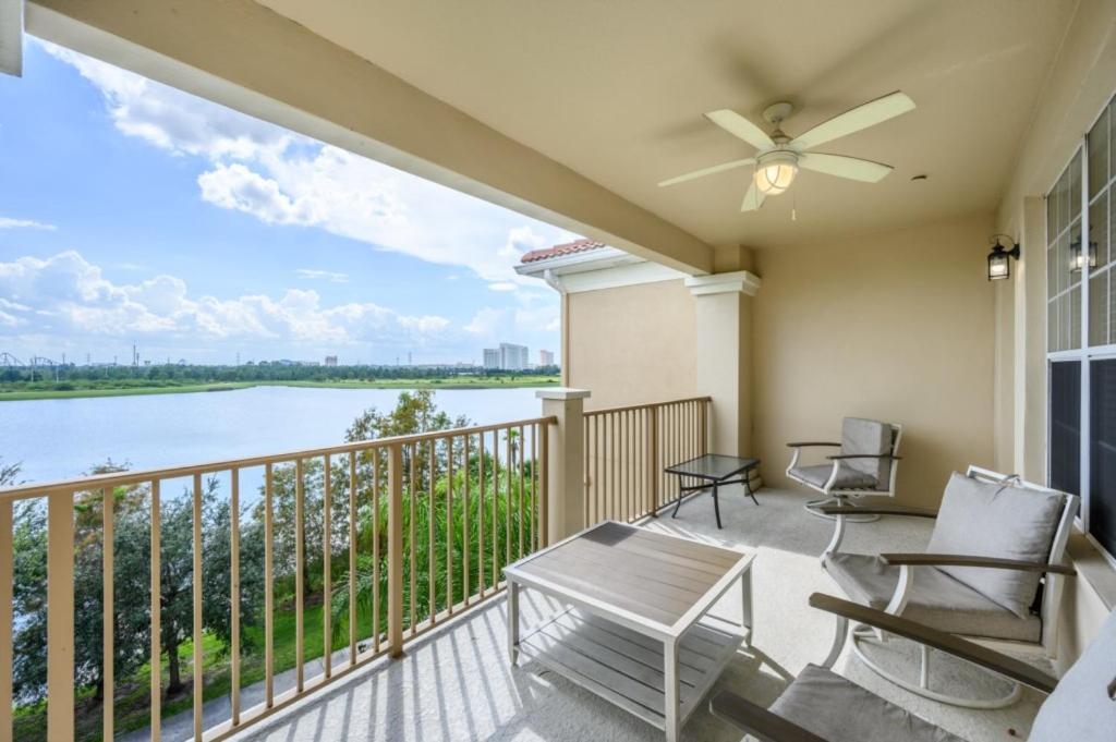 New Listing! Lakeview Condo, Vista Cay - 1017 * Orlando