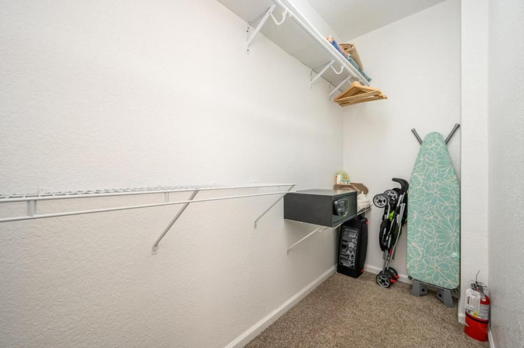 New Modern Townhome, Near The Parks - 4029 Apartment Orlando