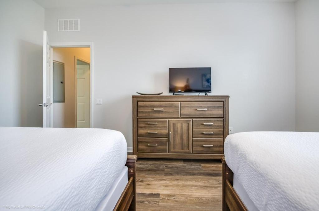 Apartment Beautiful Modern Vista Cay Condo, Near Parks-3025
