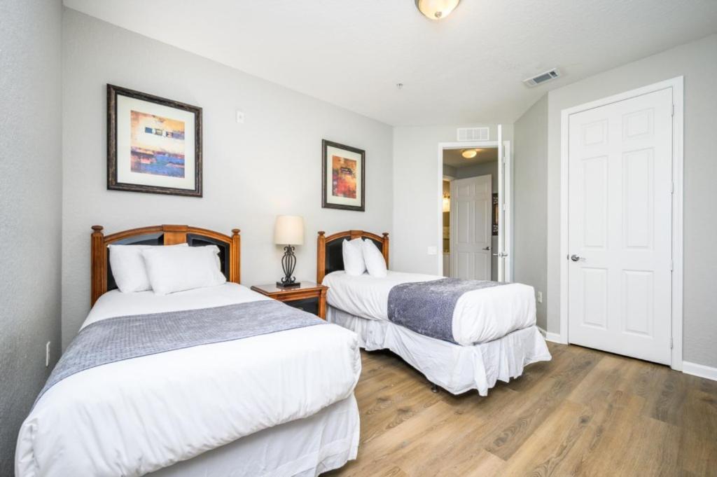 New Beautiful Lakeview Near The Parks - 1026 Orlando