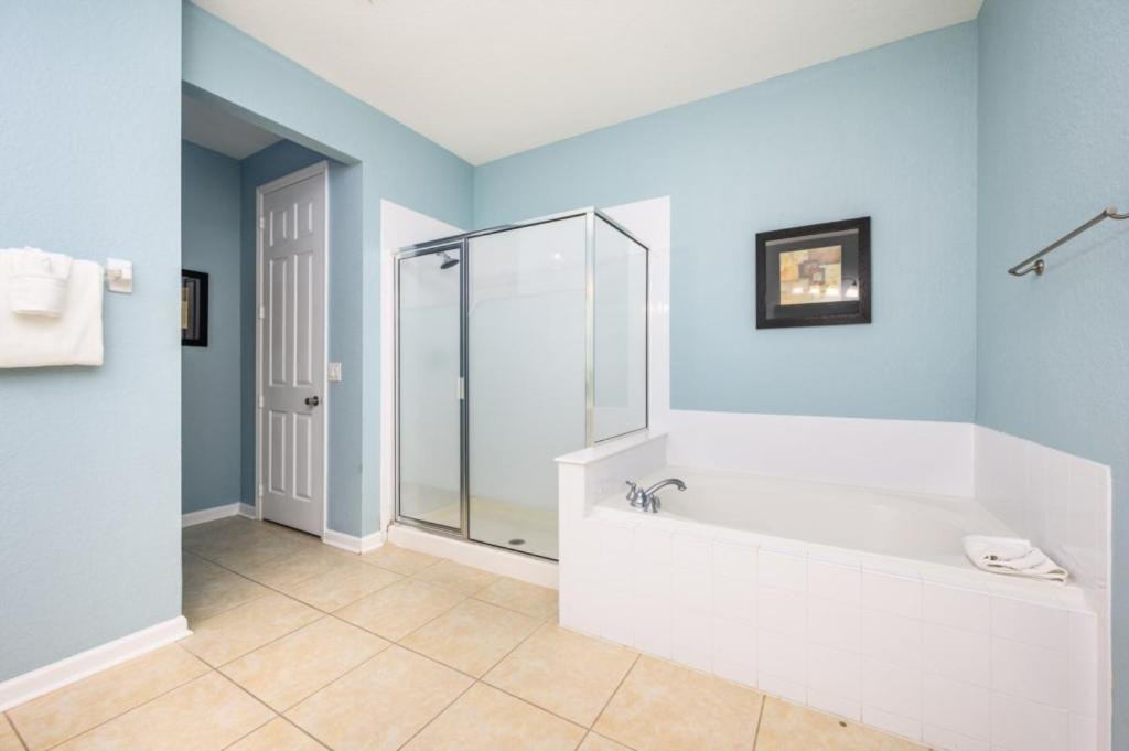 New Beautiful Lakeview Near The Parks - 1026 Apartment *