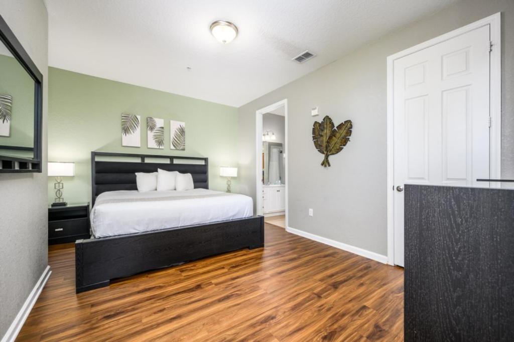 Family Fun Vista Cay Lakeview - 1021 Apartment *
