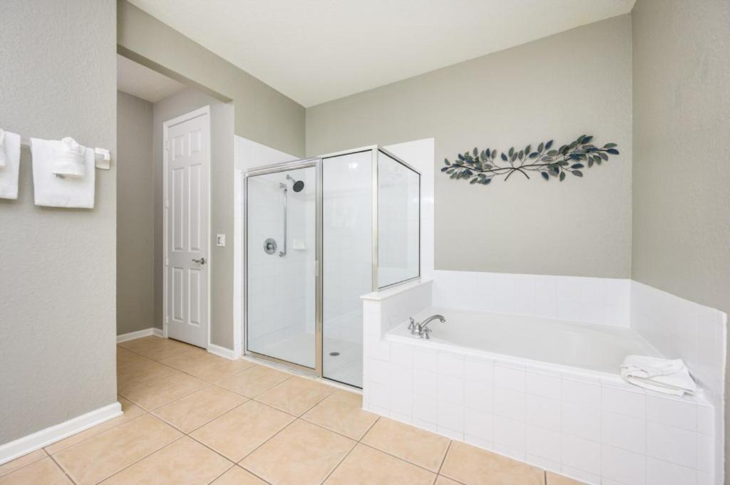 Family Fun Vista Cay Lakeview - 1021 Apartment