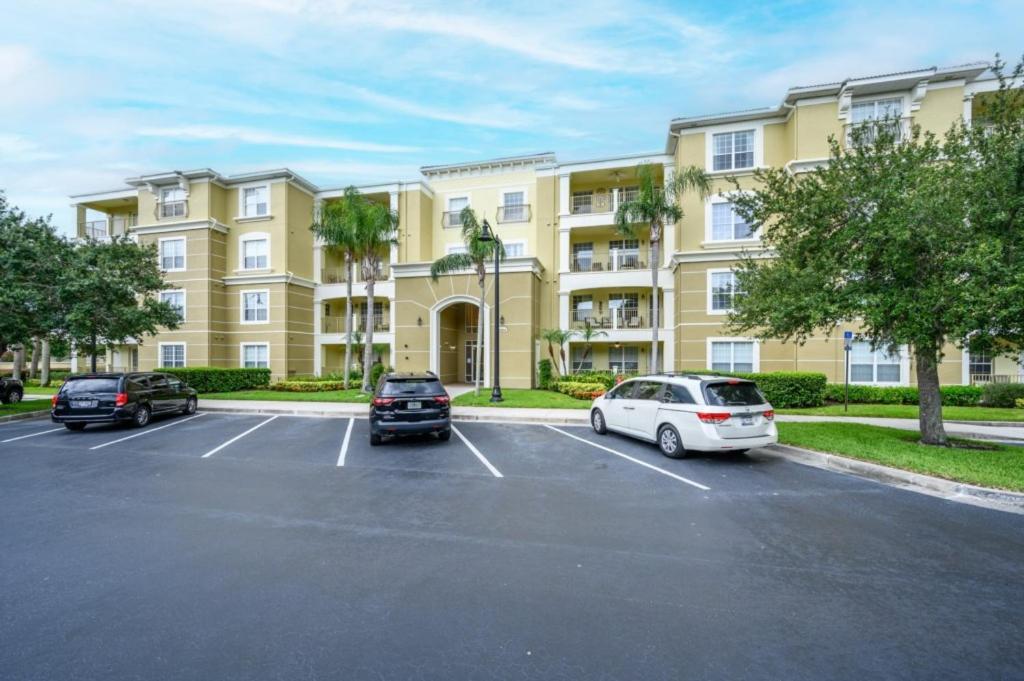 New Beautiful Lakeview Near The Parks - 1026 Apartment *