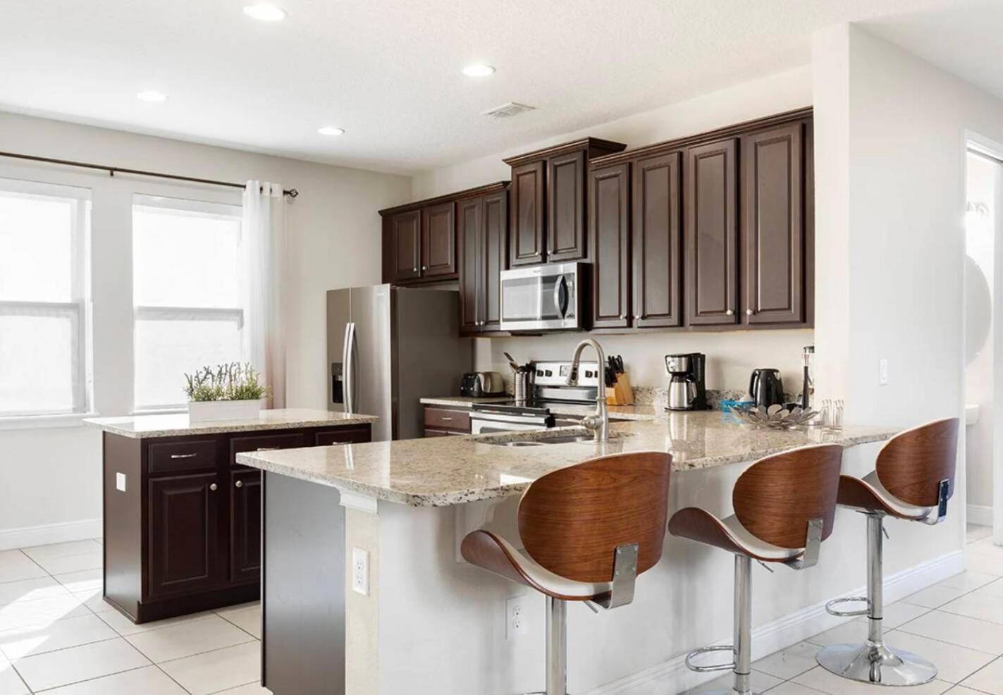 7708 - Beautiful 6bed W Pool And Jacuzzi Holiday home Orlando