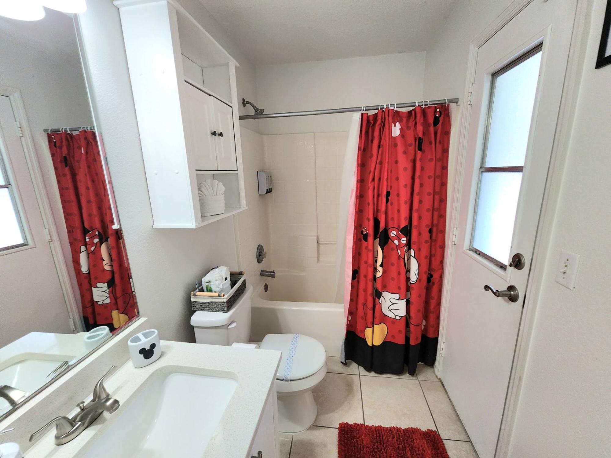 Close To Parks/amazing Private Pool Holiday home *
