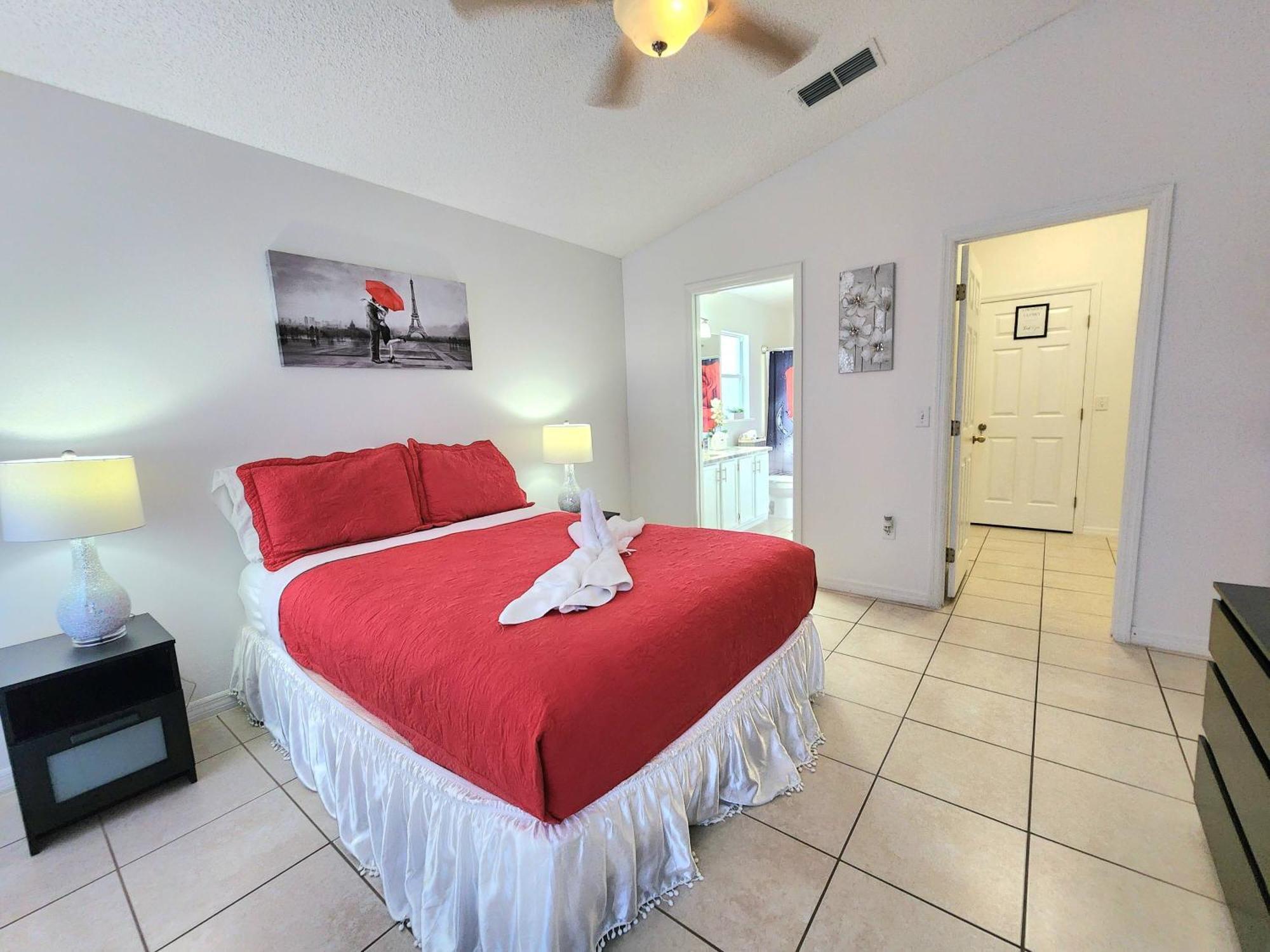 Close To Parks/amazing Private Pool