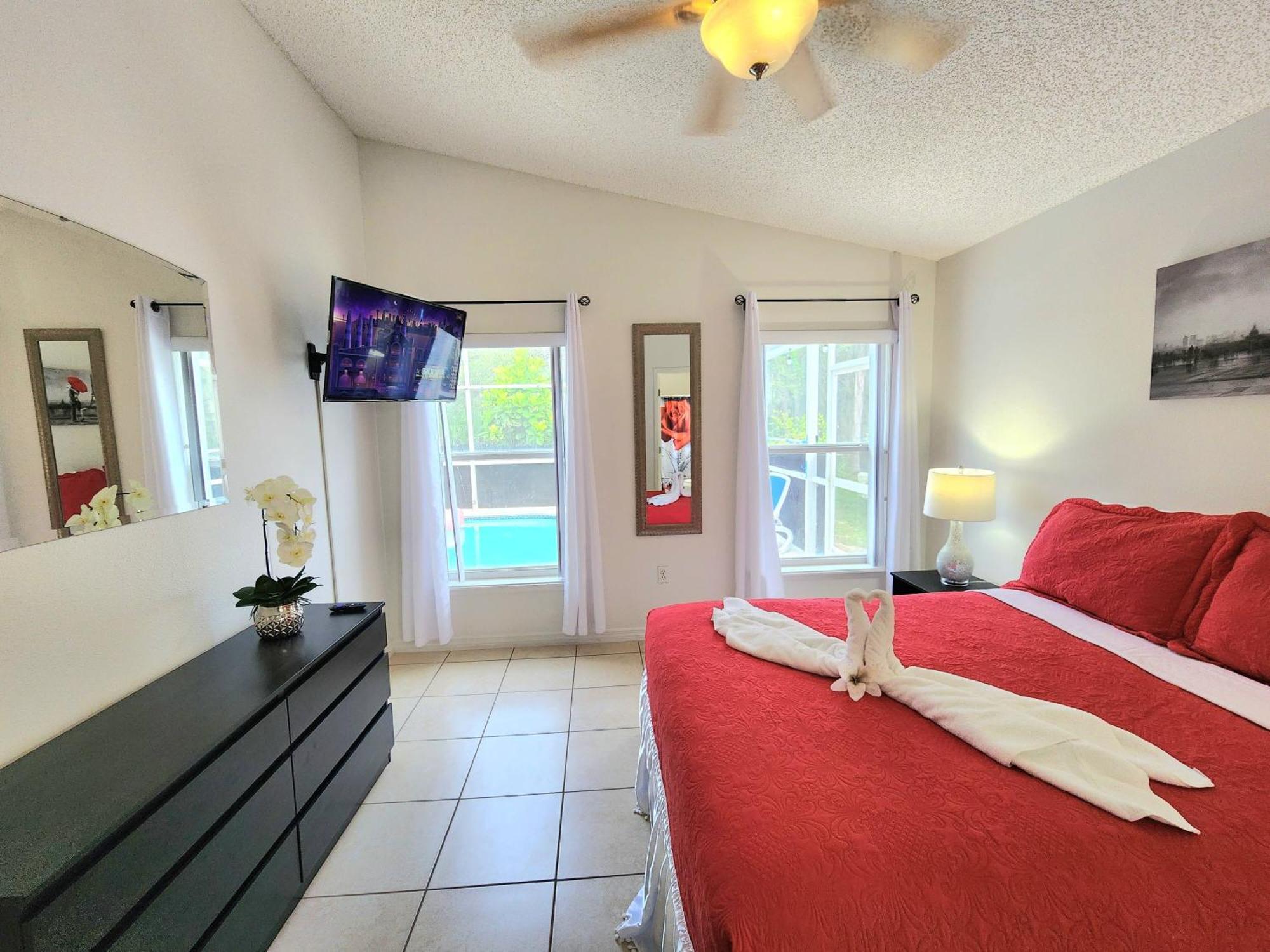 Holiday home Close To Parks/amazing Private Pool *