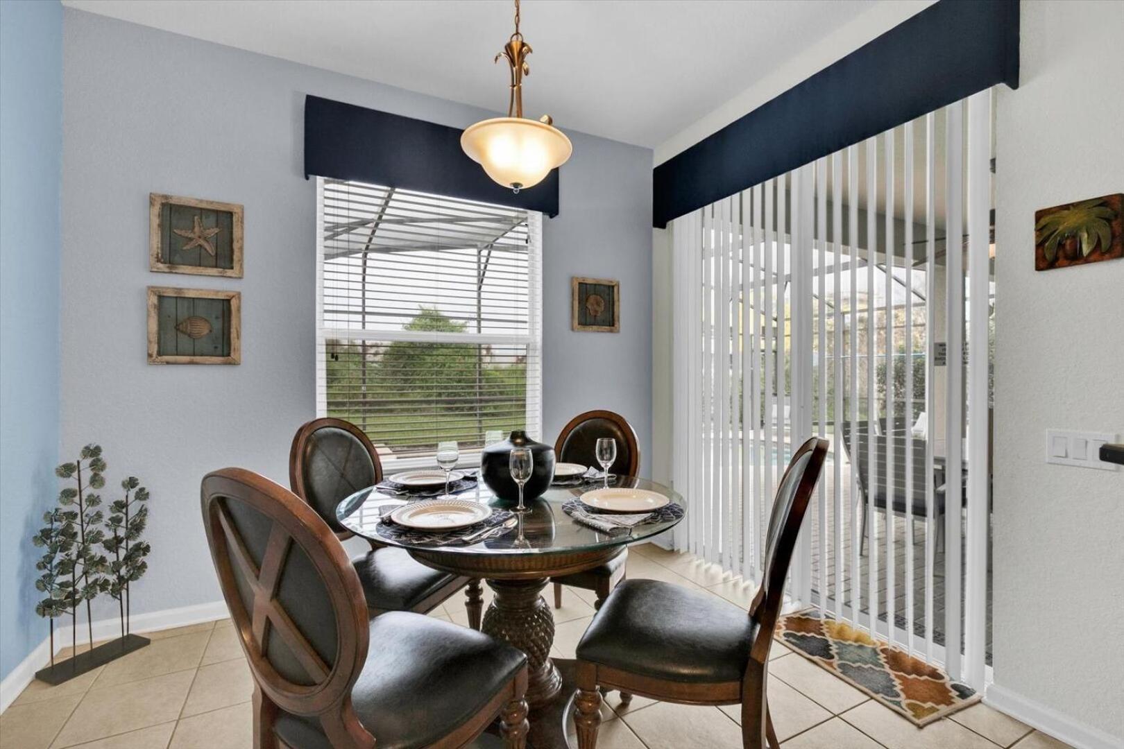 Vintage Noir Holiday home