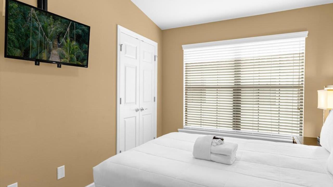Deluxe Townhome - 5 Min To Orlando