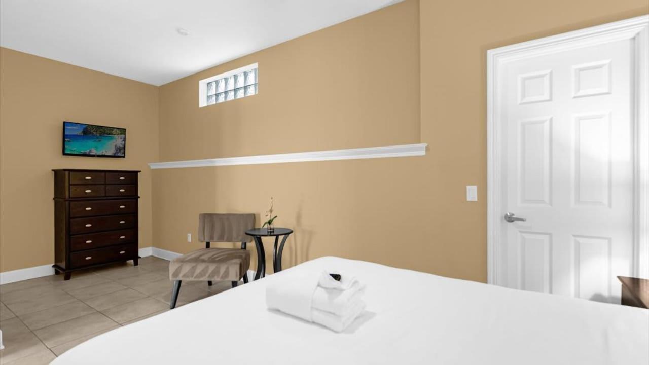 Deluxe Townhome - 5 Min To * Orlando