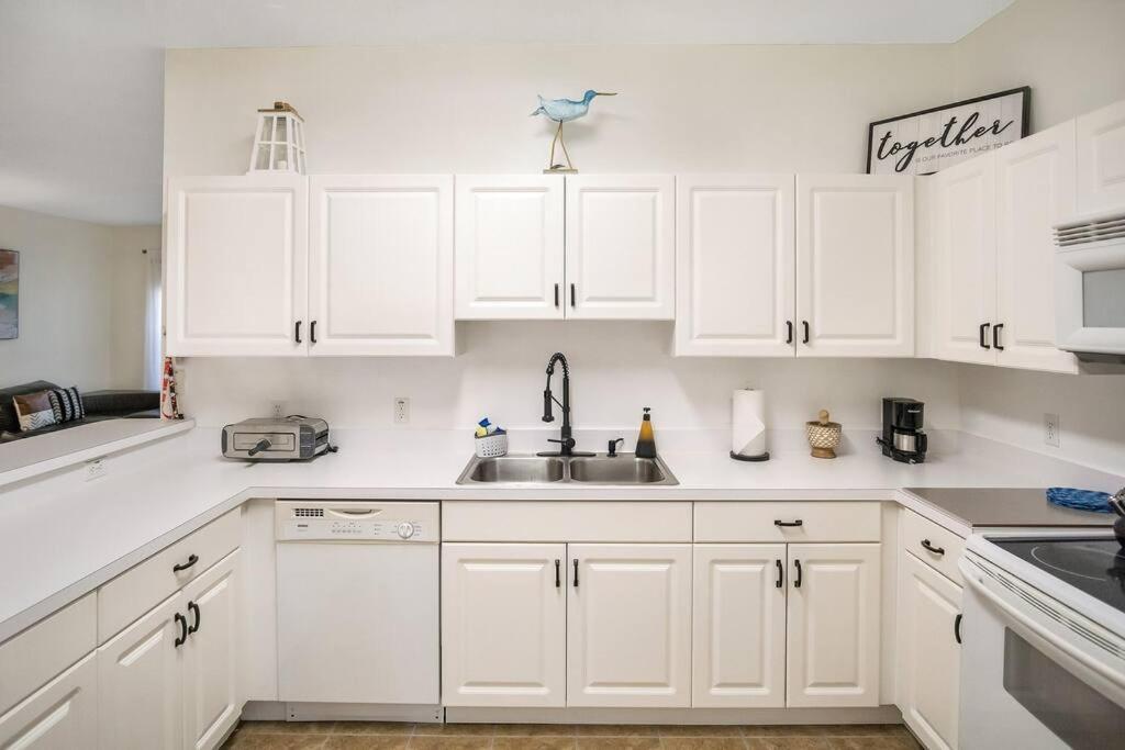 4 Miles To - Serene View Apartment