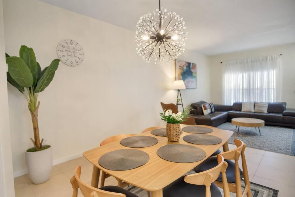 4 Miles To - Serene View Apartment *