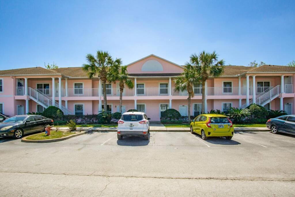 4 Miles To - Serene View Apartment *