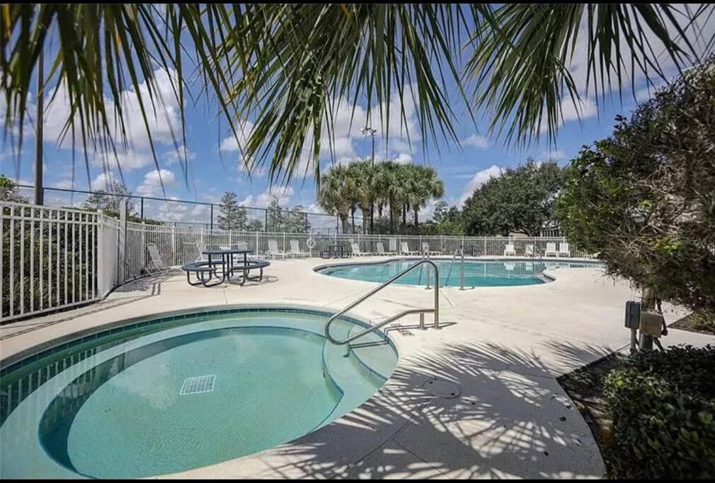 4 Miles To - Serene View Apartment *