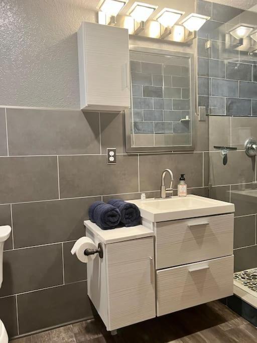Remodeled Private Apartment