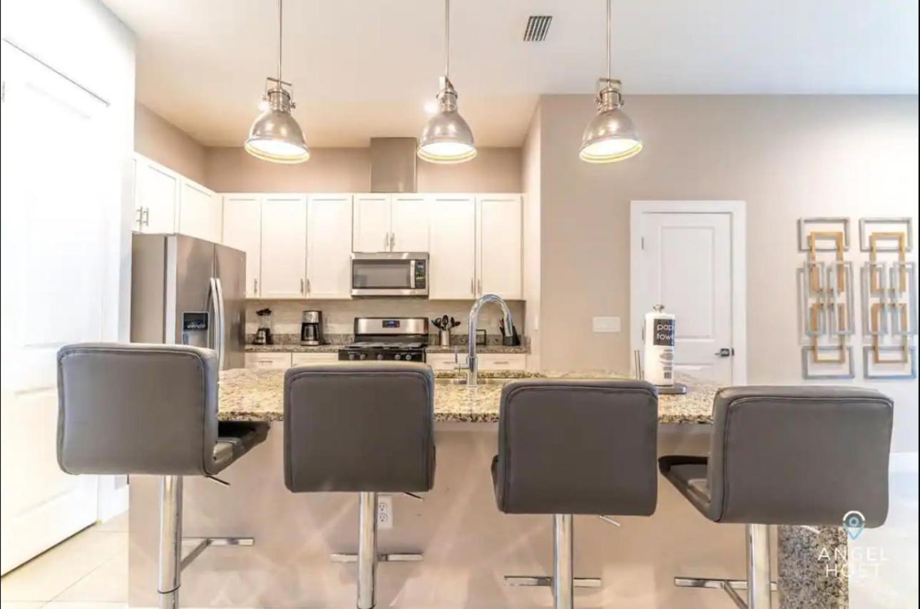 4br Retreat Gated With Pool & Hot Tub Holiday home Orlando