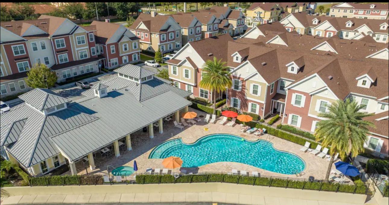 4br Retreat Gated With Pool & Hot Tub * Orlando