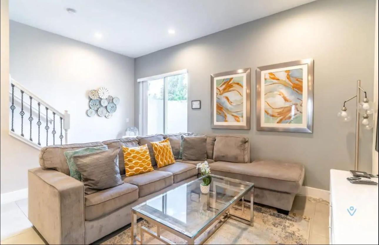 4br Retreat Gated With Pool & Hot Tub Orlando